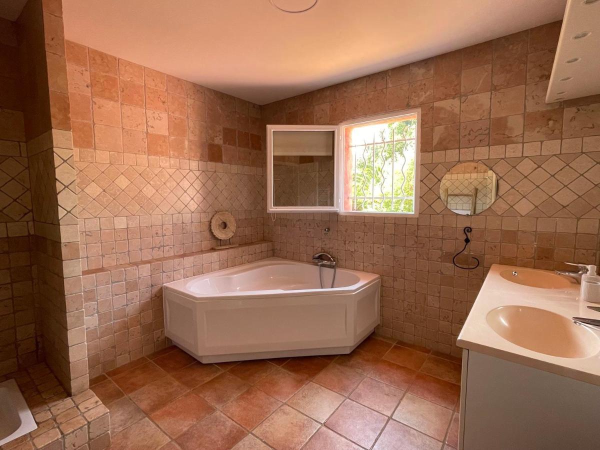 Fantastic Pool Villa 900M To The Beach; With Extravagant Big Garden Sainte-Maxime Ngoại thất bức ảnh